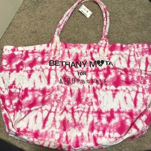 Bethany mods beach bag